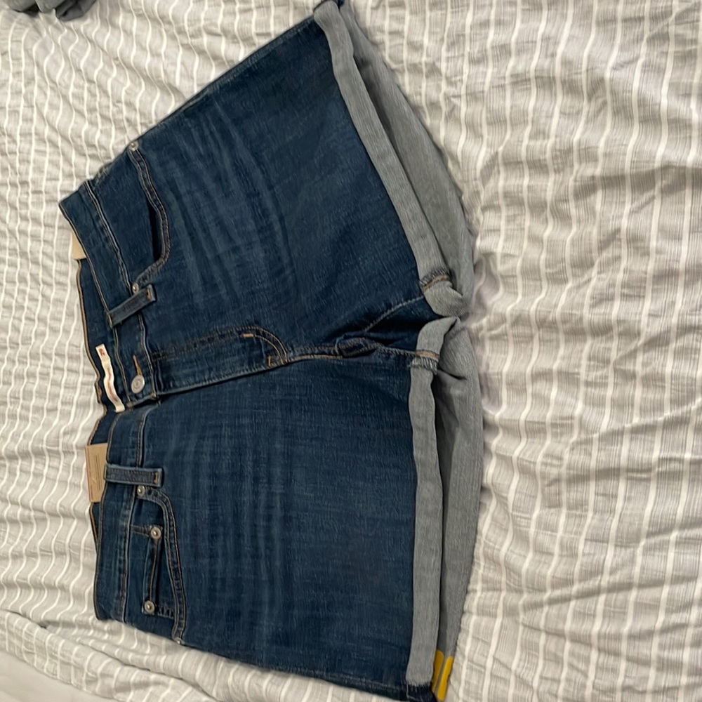 Levi’s Mid-Length Hypersoft Mid Rise Slim through Hip.  NWT.